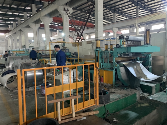 Lo spessore 4mm ha galvanizzato la bobina d'acciaio che fende l'attrezzatura del acciaio al carbonio
