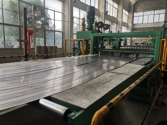 Linea di taglio della bobina d'acciaio di spessore 0.3-3mm Attrezzatura di taglio d'acciaio galvanizzata macchina