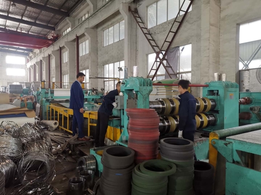 Bobina d'acciaio galvanizzata di acciaio al carbonio X1600 di mA (1-4mm) che fende attrezzatura fatta in Cina
