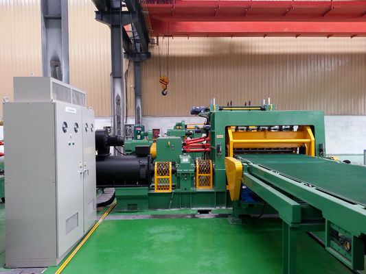 Taglio della lamina di metallo alla linea di lunghezza per il taglio longitudinale per spessore 0.3-3mm, bobina massima 15T tramite controllo dello SpA