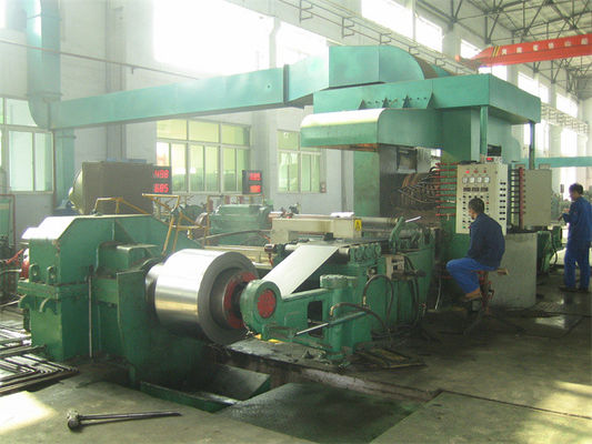Un alto laminatoio a freddo in tandem di tre supporti di AGC quattro